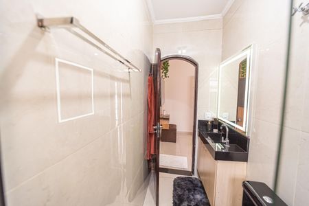 Casa à venda com 180m², 4 quartos e 2 vagasBanheiro do Quarto 1