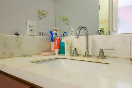 Apartamento à venda com 240m², 4 quartos e 4 vagasBanheiro da Suíte 4