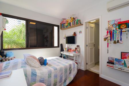 Apartamento à venda com 240m², 4 quartos e 4 vagasSuíte 4