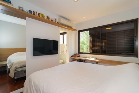 Apartamento à venda com 240m², 4 quartos e 4 vagasSuíte 3