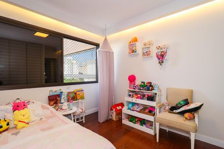 Apartamento à venda com 240m², 4 quartos e 4 vagasSuíte 2