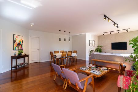 Apartamento à venda com 240m², 4 quartos e 4 vagasSala