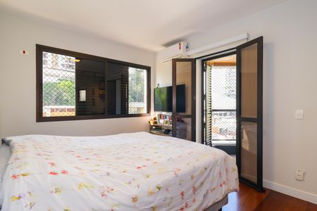 Apartamento à venda com 240m², 4 quartos e 4 vagasSuíte 1