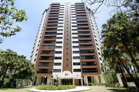 Apartamento à venda com 240m², 4 quartos e 4 vagasFachada