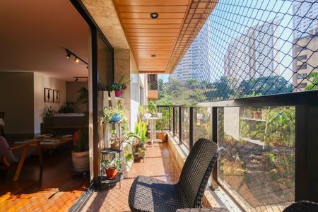 Apartamento à venda com 240m², 4 quartos e 4 vagasVaranda da Sala