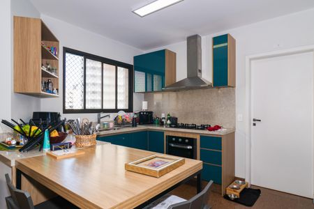 Apartamento à venda com 240m², 4 quartos e 4 vagasCozinha