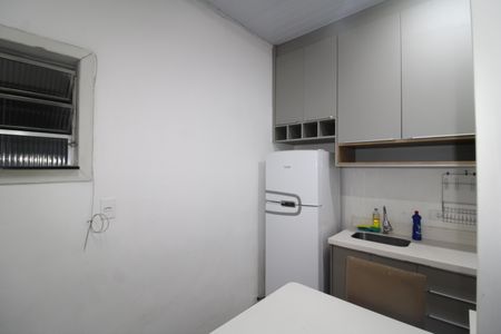 Sala/Cozinha de kitnet/studio para alugar com 1 quarto, 27m² em Carandiru, São Paulo