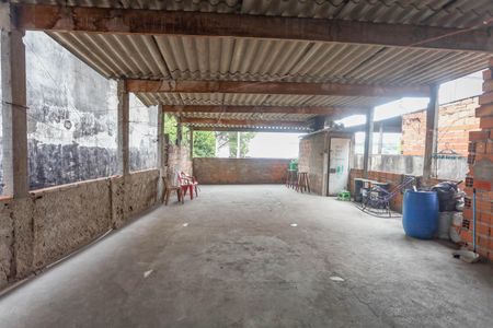 Casa à venda com 124m², 4 quartos e sem vagaÁrea de serviço / churrasqueira 