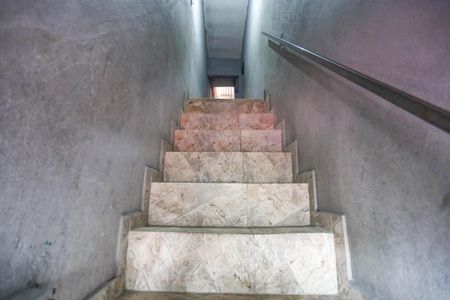 Casa à venda com 124m², 4 quartos e sem vagaEscada de entrada 