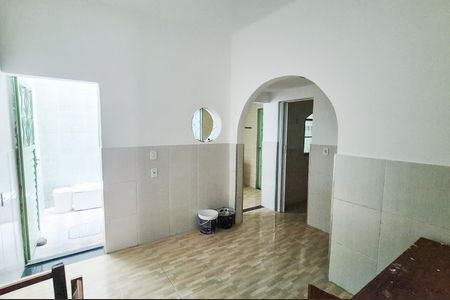 Sala de apartamento para alugar com 1 quarto, 52m² em Olaria, Rio de Janeiro