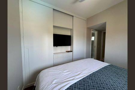 Apartamento à venda com 82m², 3 quartos e 2 vagas Apartamento à venda com 82m², 3 quartos e 2 vagasSuíte