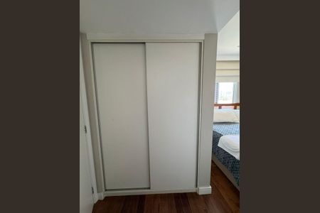 Apartamento à venda com 82m², 3 quartos e 2 vagas Apartamento à venda com 82m², 3 quartos e 2 vagasSuíte