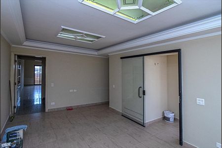 Casa à venda com 250m², 3 quartos e 4 vagasSala