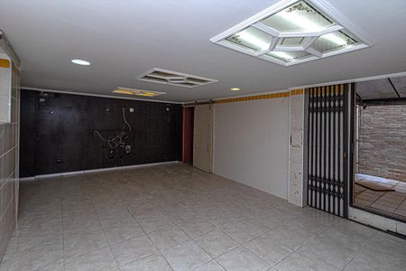 Casa à venda com 250m², 3 quartos e 4 vagasÁrea comum - Salão de festas