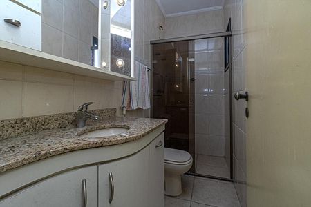 Casa à venda com 250m², 3 quartos e 4 vagasBanheiro da Suíte 2