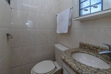 Casa à venda com 250m², 3 quartos e 4 vagasBanheiro de Serviço