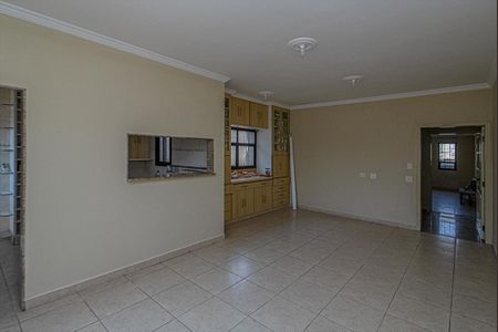 Casa à venda com 250m², 3 quartos e 4 vagasCopa