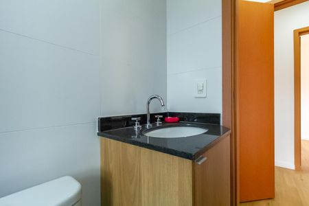 Apartamento à venda com 62m², 2 quartos e 2 vagas Apartamento à venda com 62m², 2 quartos e 2 vagasBanheiro da Suíte