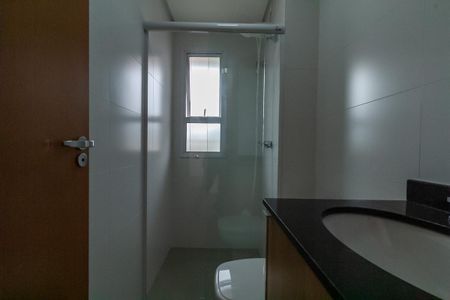 Apartamento à venda com 62m², 2 quartos e 2 vagas Apartamento à venda com 62m², 2 quartos e 2 vagasBanheiro da Suíte