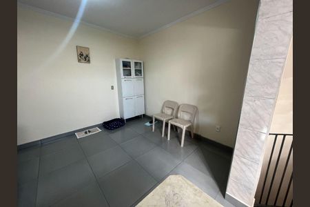 Casa à venda com 3 quartos, 176m² em Vila Invernada, São Paulo