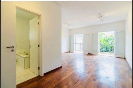 Casa à venda com 3 quartos, 300m² em Jardim Viana, São Paulo