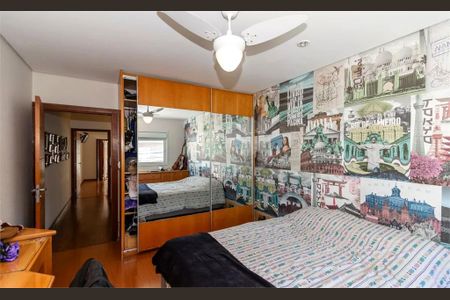 Casa de Condomínio à venda com 4 quartos, 215m² em Campo Belo, São Paulo