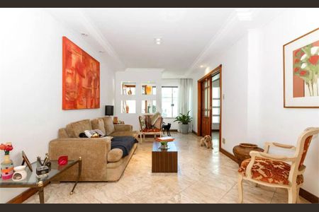 Casa de Condomínio à venda com 4 quartos, 215m² em Campo Belo, São Paulo