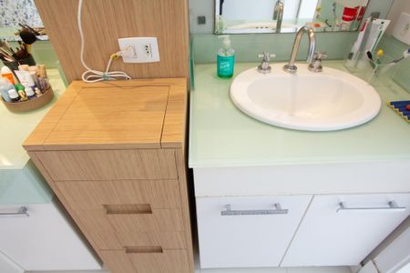 Apartamento à venda com 138m², 3 quartos e 2 vagasBanheiro da Suíte