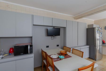 Casa à venda com 333m², 4 quartos e 4 vagasCozinha