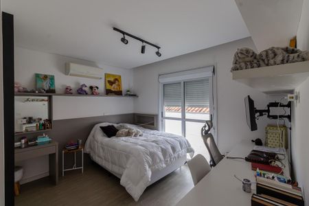 Casa à venda com 333m², 4 quartos e 4 vagasSuíte 1