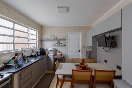 Casa à venda com 333m², 4 quartos e 4 vagasCozinha