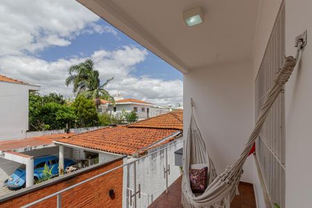 Casa à venda com 333m², 4 quartos e 4 vagasSacada do Quarto 1
