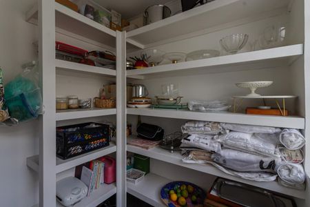 Casa à venda com 333m², 4 quartos e 4 vagasDespensa