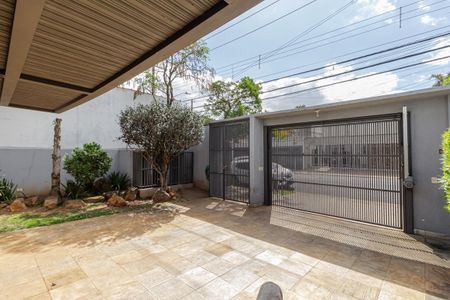 Casa à venda com 333m², 4 quartos e 4 vagasGaragem
