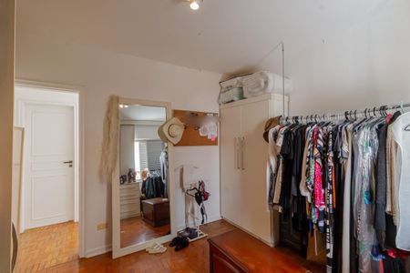 Casa à venda com 333m², 4 quartos e 4 vagasCloset