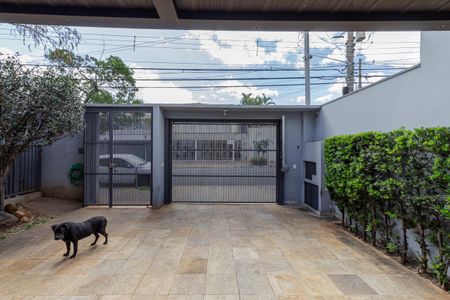 Casa à venda com 333m², 4 quartos e 4 vagasGaragem
