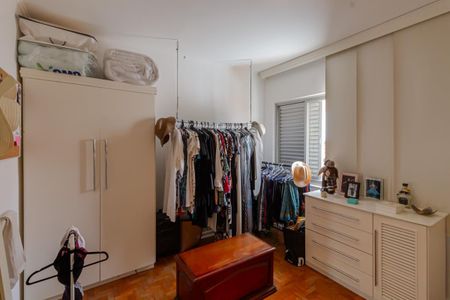 Casa à venda com 333m², 4 quartos e 4 vagasCloset