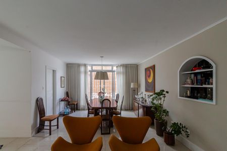 Casa à venda com 333m², 4 quartos e 4 vagasSala