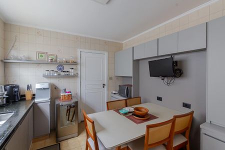 Casa à venda com 333m², 4 quartos e 4 vagasCozinha