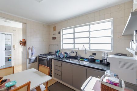 Casa à venda com 333m², 4 quartos e 4 vagasCozinha