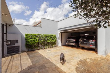 Casa à venda com 333m², 4 quartos e 4 vagasGaragem