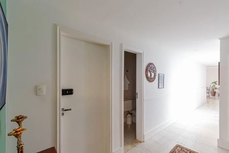 Casa à venda com 333m², 4 quartos e 4 vagasSala