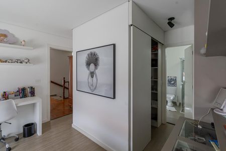 Casa à venda com 333m², 4 quartos e 4 vagasSuíte 1