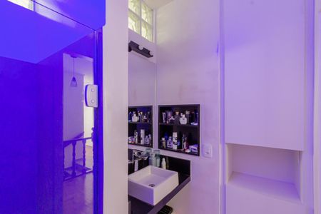 Casa à venda com 333m², 4 quartos e 4 vagasBanheiro Social 2