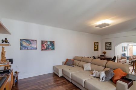 Casa à venda com 333m², 4 quartos e 4 vagasSala de TV