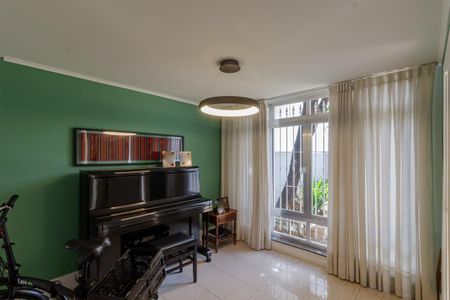 Casa à venda com 333m², 4 quartos e 4 vagasSala