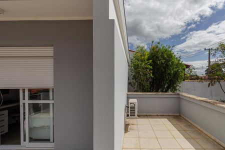 Casa à venda com 333m², 4 quartos e 4 vagasSacada da Suíte 1