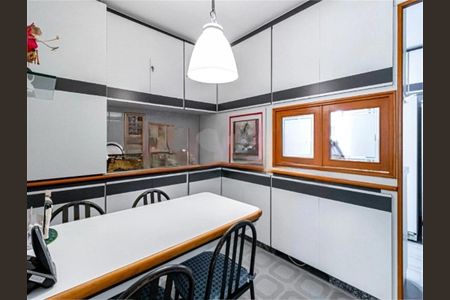 Apartamento à venda com 3 quartos, 165m² em Santa Cecilia, São Paulo