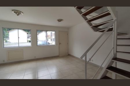 Casa à venda com 3 quartos, 102m² em Vargem Grande, Rio de Janeiro