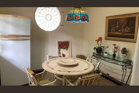 Casa à venda com 5 quartos, 200m² em Pendotiba, Niterói